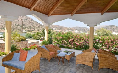 Cavos All Day Pool Bar