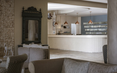 Ermoupolis Bar & Lounge